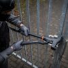 t1-black-gate-0634-en-37a16843-ef9d-4099-89a4-e3d9a09c387a-E0028246 Forcible Entry Tool T1